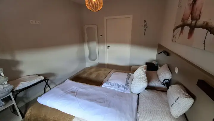 Sfeervolle details in de tweede slaapkamer