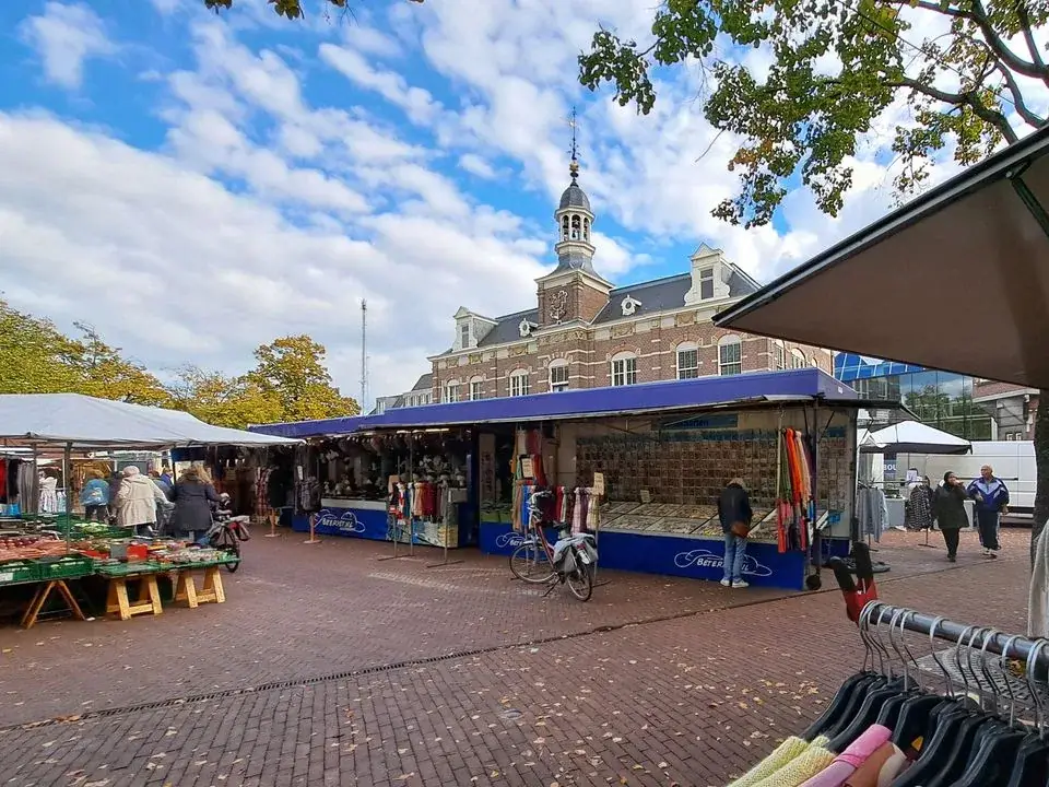 Gezellig terras en markt in het centrum van Deurne